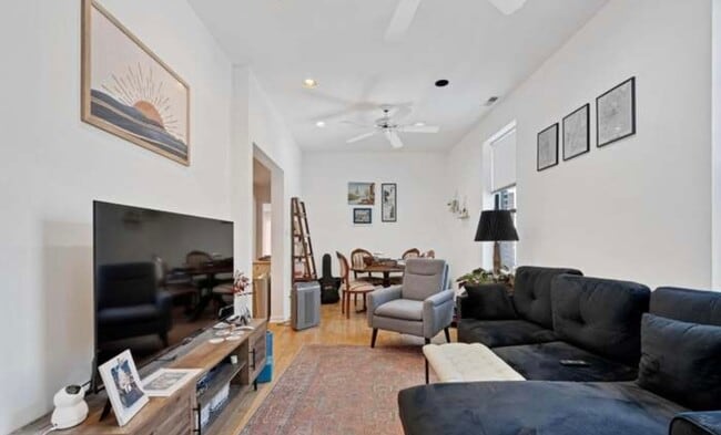 Photo - 2544 N Burling St Unit 2R