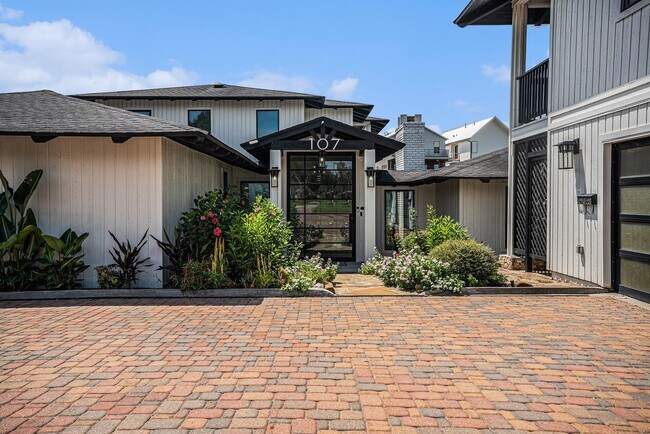 Photo - 107 Cedar Ln