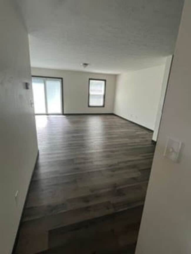 Photo - 585 Birch Hill Dr