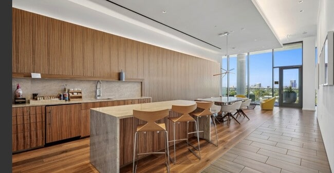 Photo - 3411 Yoakum Blvd Unidad 2112