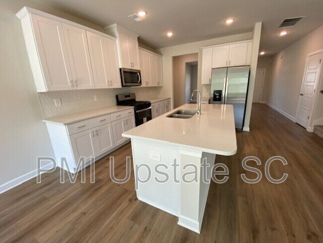 Photo - 535 Summit Vw