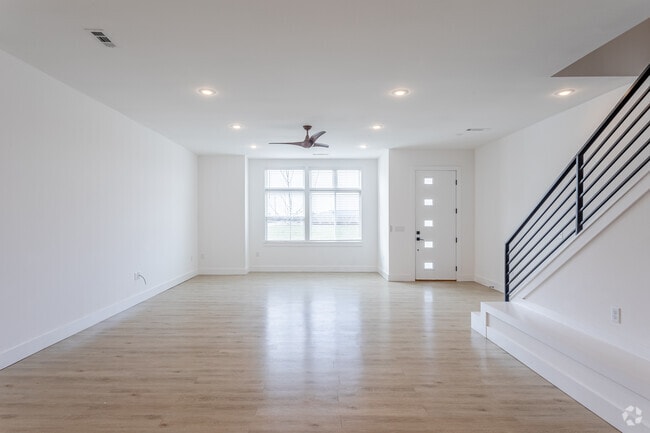 3BR, 2.5BA - 2,190SF
