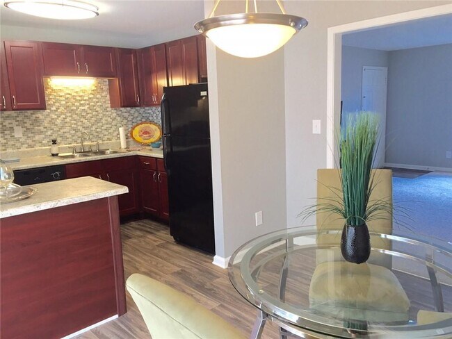 4883 Roswell Rd Unidad N1