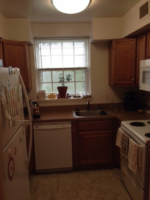 Photo - 1 Bedroom 1 Bath in McLean Gardens Just Off Wisc. Ave.!
