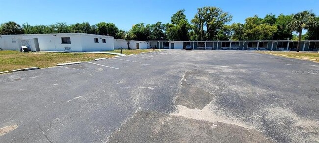Photo - 421 E KENNEDY Blvd