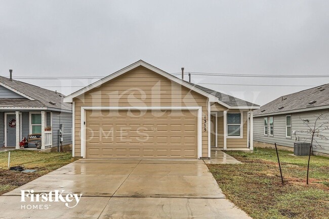 Photo - 1335 White Willow