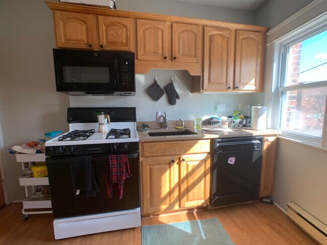 Photo - 1504 Commonwealth Ave Unidad 3