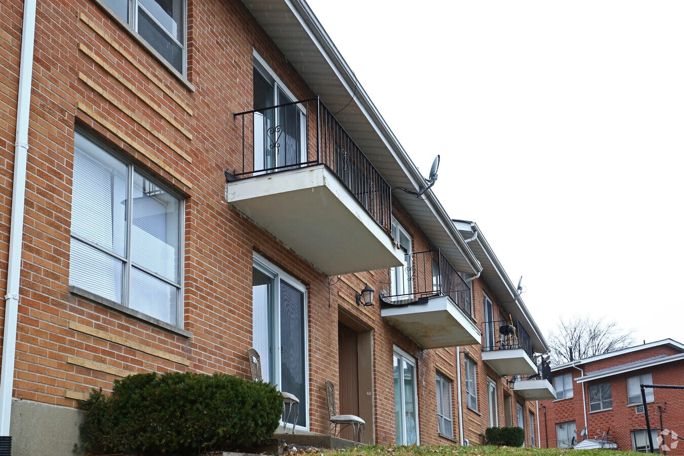 Building - Hillside Apartments
