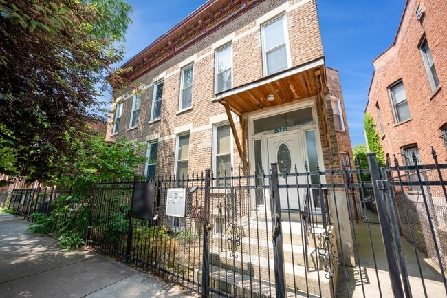 Photo - 616 S Oakley Blvd Unidad 1