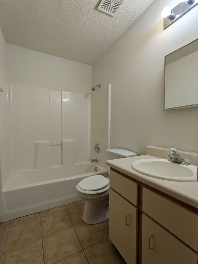 Photo - 4 Bedroom 1.5 bath house for rent