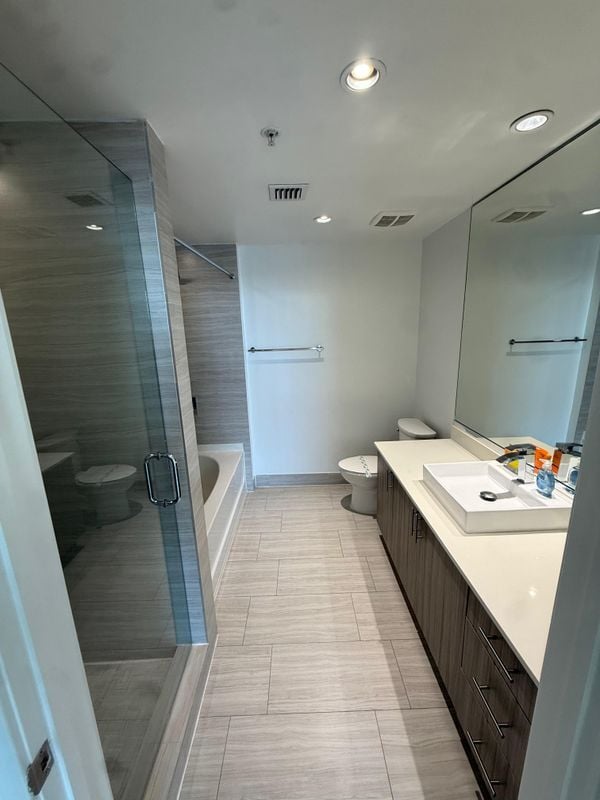 Photo - 551 NE 39th St