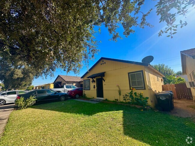 Building Photo - 260 E Puente St Rental