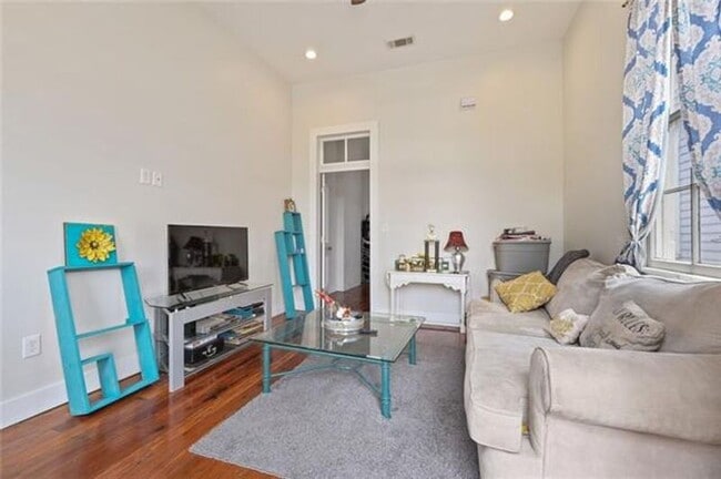 Photo - 2705 Third St Unit 2707 third st