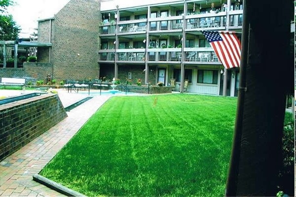 Photo - Holiday Village Apartments