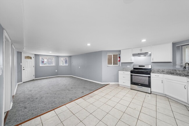 Photo - 3353 W Evergreen Ave Unit G