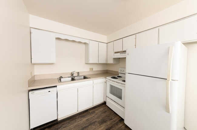 Amber Square Apartments and Townhomes
