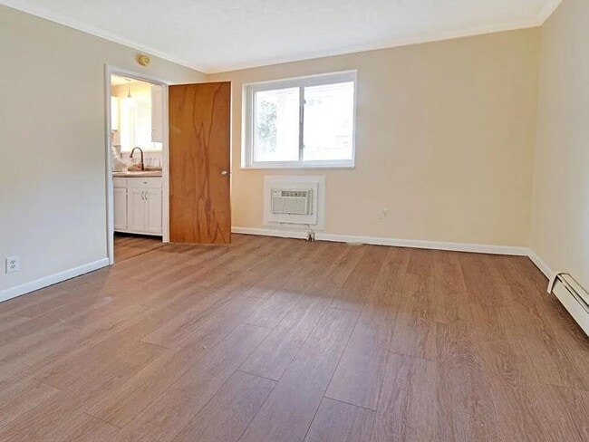 Photo - 2432 East Ave