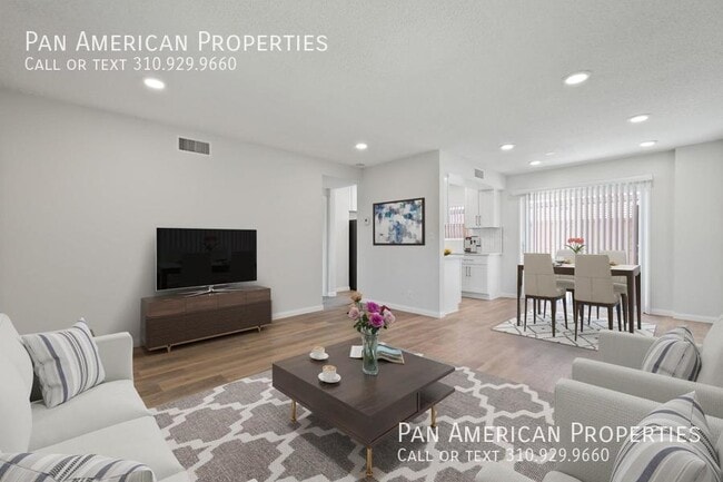 Building Photo - 440 Vista Dr Unit D