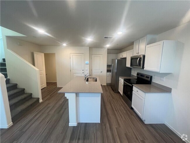 Building Photo - NEW - NW Townhome - 3 Bedrooms