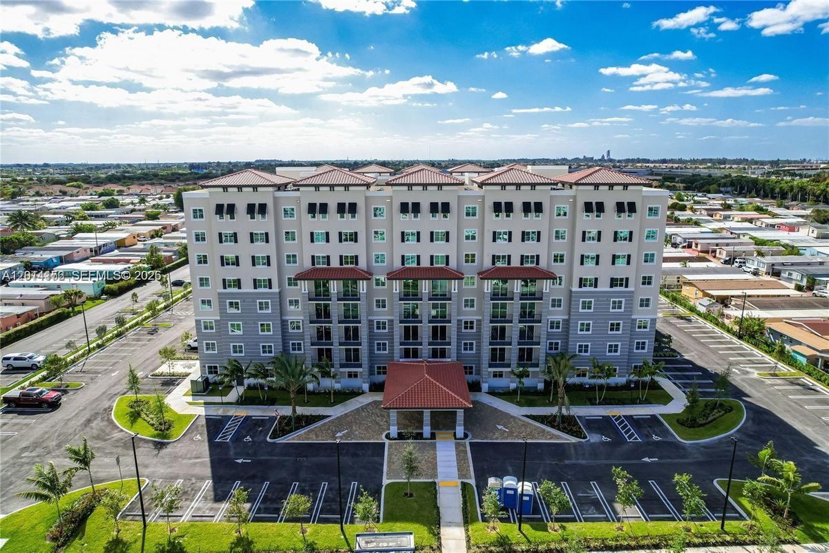 Photo - 400 NW 112th Ave Unit 828
