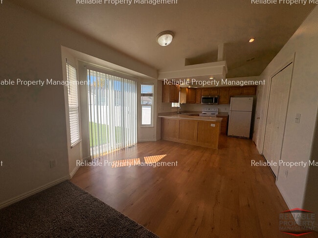 1150 Kingswood Cir