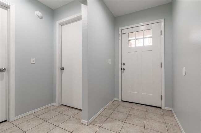 Photo - 1103 SW Apache Dr