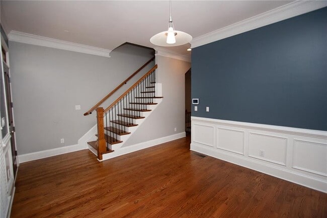 Photo - 839 Inman Vlg Pkwy NE
