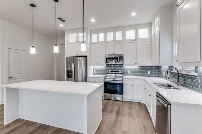 Photo - 2534 Southland St