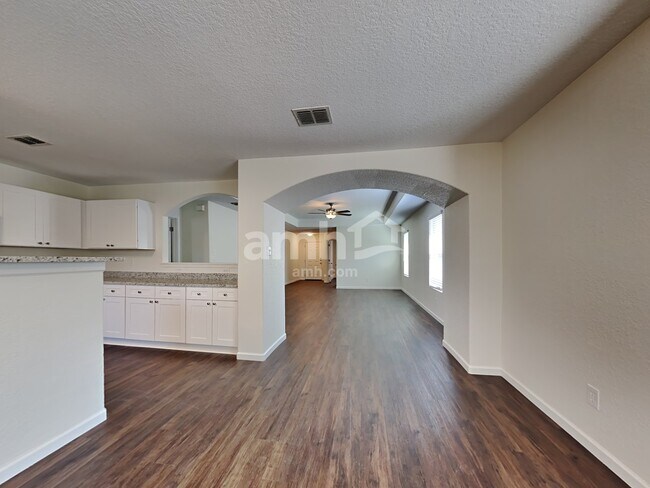 Photo - 8922 Laguna Falls