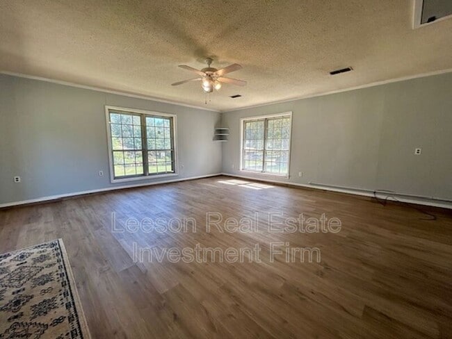 Photo - 302 Avenida Dr