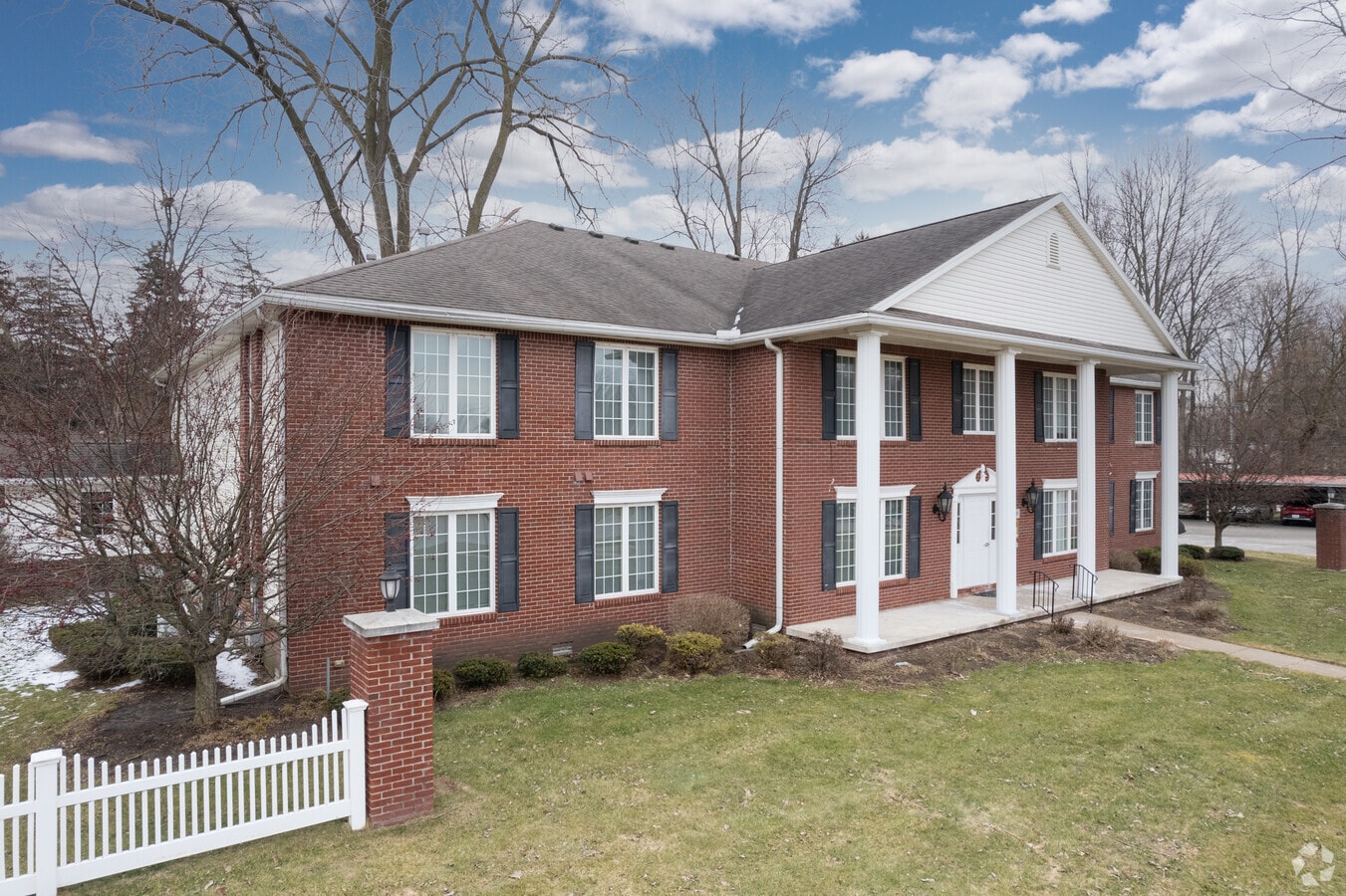 Photo - 5800 Sylvan Ridge Dr Apartments