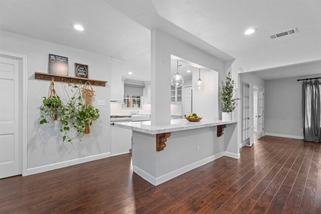 Photo - 602 Aldersgate Ct