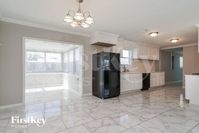 Photo - 202 E Jasmine Rd