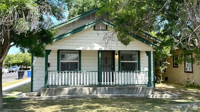 Building Photo - 322 W Cameron St Rental