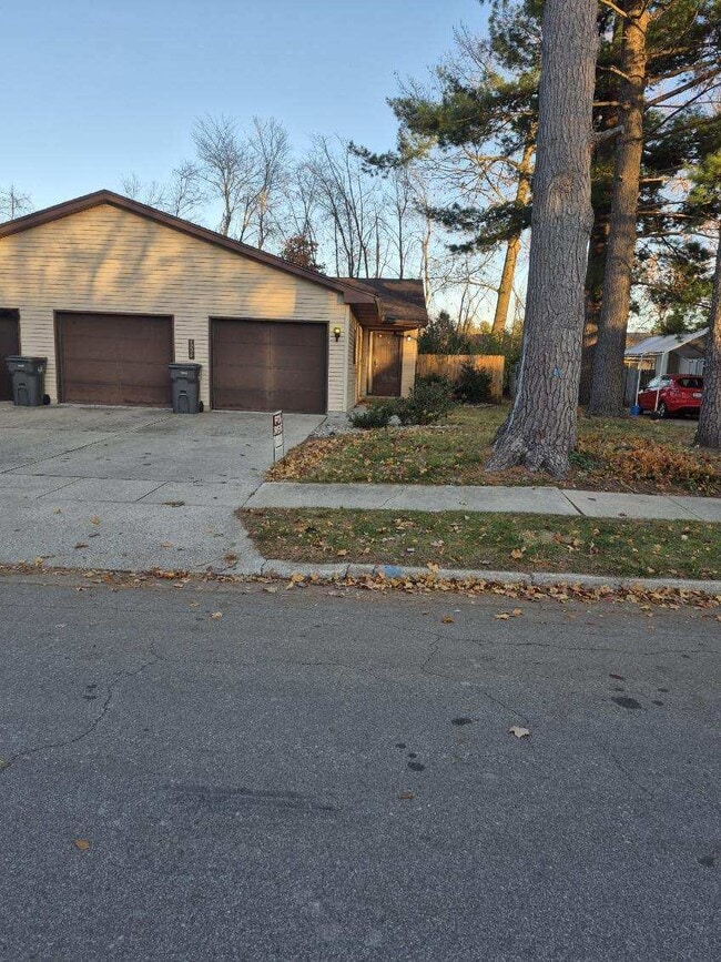 Building Photo - 4906 Russell St