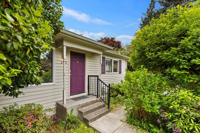 Photo - 295 NE Alder St