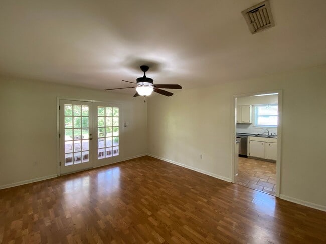 Photo - 619 Baird Dr