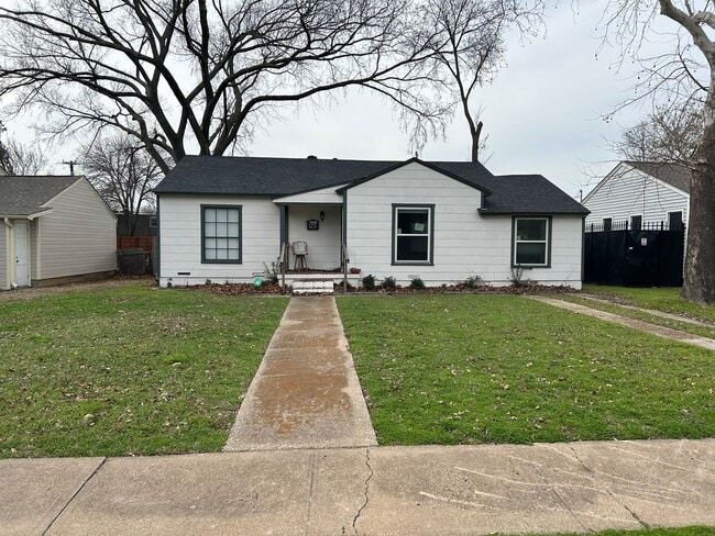 Building Photo - A hassle-free lifestyle Rental
