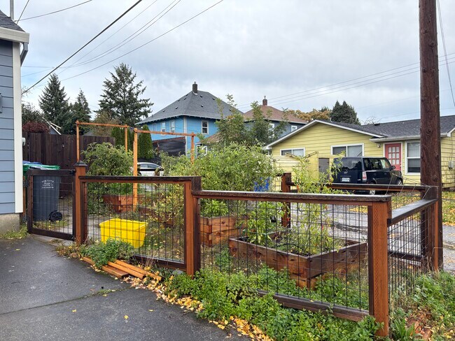 Photo - 321 N Mason St