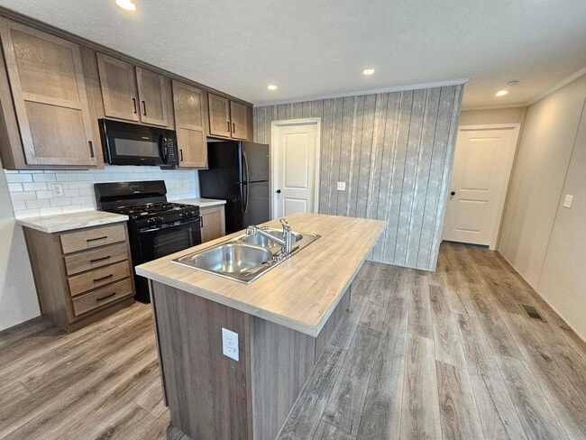 Photo - 46000 Geddes Rd