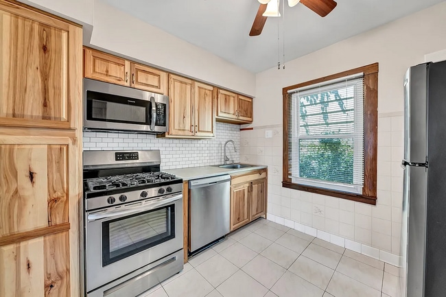 Building Photo - 238 Crestwood Ave Unit Lower