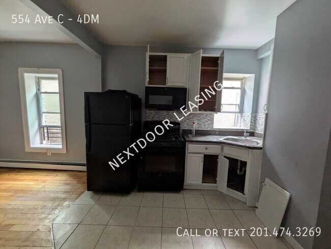 554 Ave C-4DM