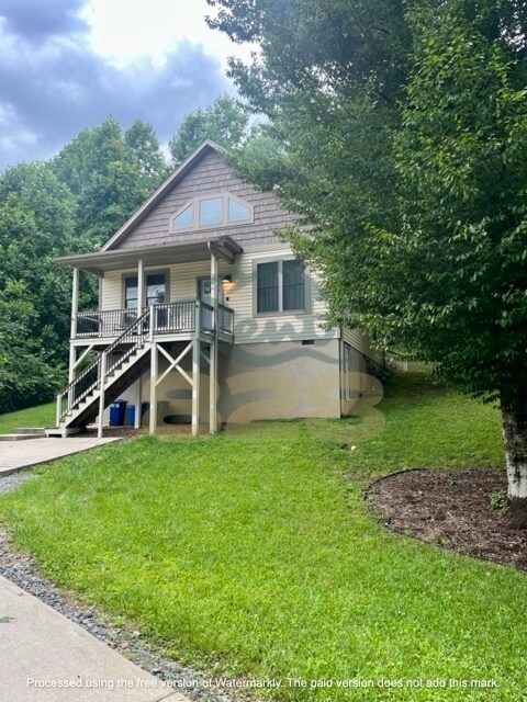Photo - 4056 Turnpike Rd House