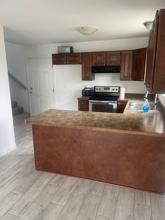 Kitchen - 4096 W Marble Way
