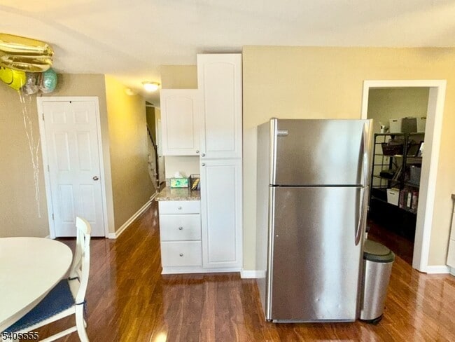 Photo - 203 Columbia Common