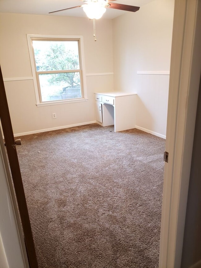 Photo - 3/2/2 For Rent Near TJC & UT Tyler! House
