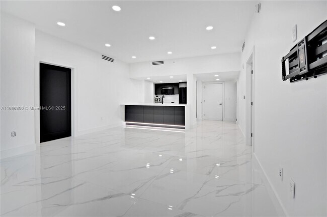Photo - 1800 N Bayshore Dr Unit 512