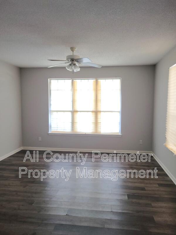 Photo - 7620 Creekside Ln