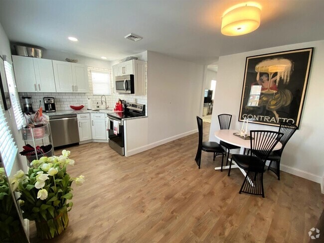 Building Photo - 9313 Ventnor Ave Rental