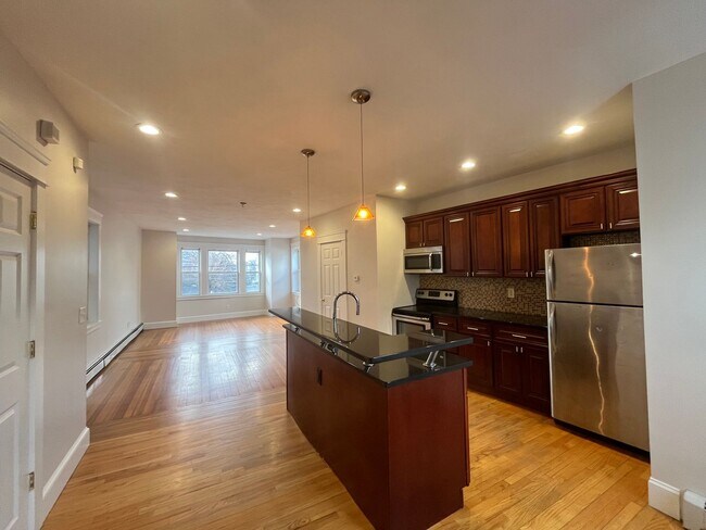 Building Photo - 98 Knight St Unit #2